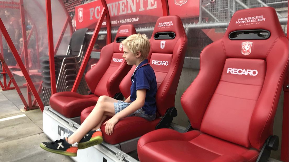 Kinderen genieten van open dag FC Twente RTV Oost Kinderen genieten van open dag FC Twente RTV Oost