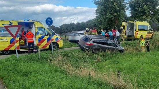 Fietsers gewond bij ernstig ongeluk. Fietsers gewond bij ernstig ongeluk.